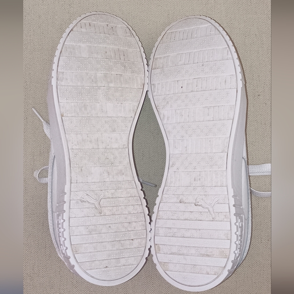 Puma Solid white leather  Women's Size 8 Sneakers - Picture 5 of 11